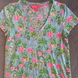 Lilly Pulitzer Disney X Etta V Neck T-Shirt Size XS